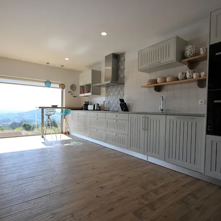 Vakantiehuis Schoene Mit Privatem Beheizbarem Pool